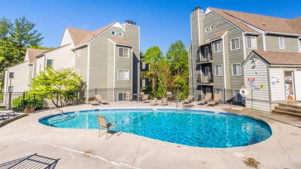 Sky High Views!!-Peak Mountaintop-Outdoor Pool-Close To Downtown-Private Balcony-Wifi-Cable Gatlinburg Kültér fotó