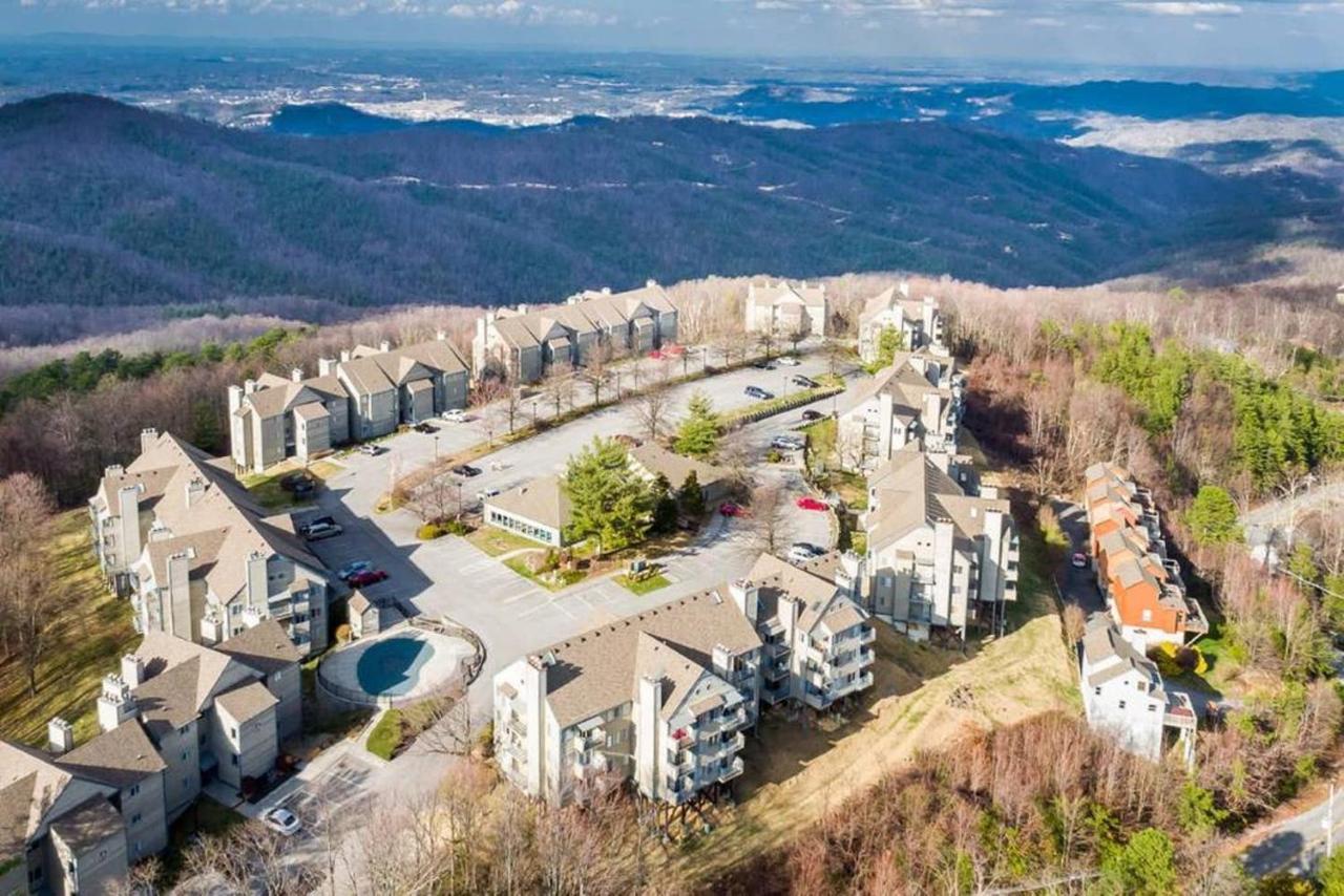 Sky High Views!!-Peak Mountaintop-Outdoor Pool-Close To Downtown-Private Balcony-Wifi-Cable Gatlinburg Kültér fotó
