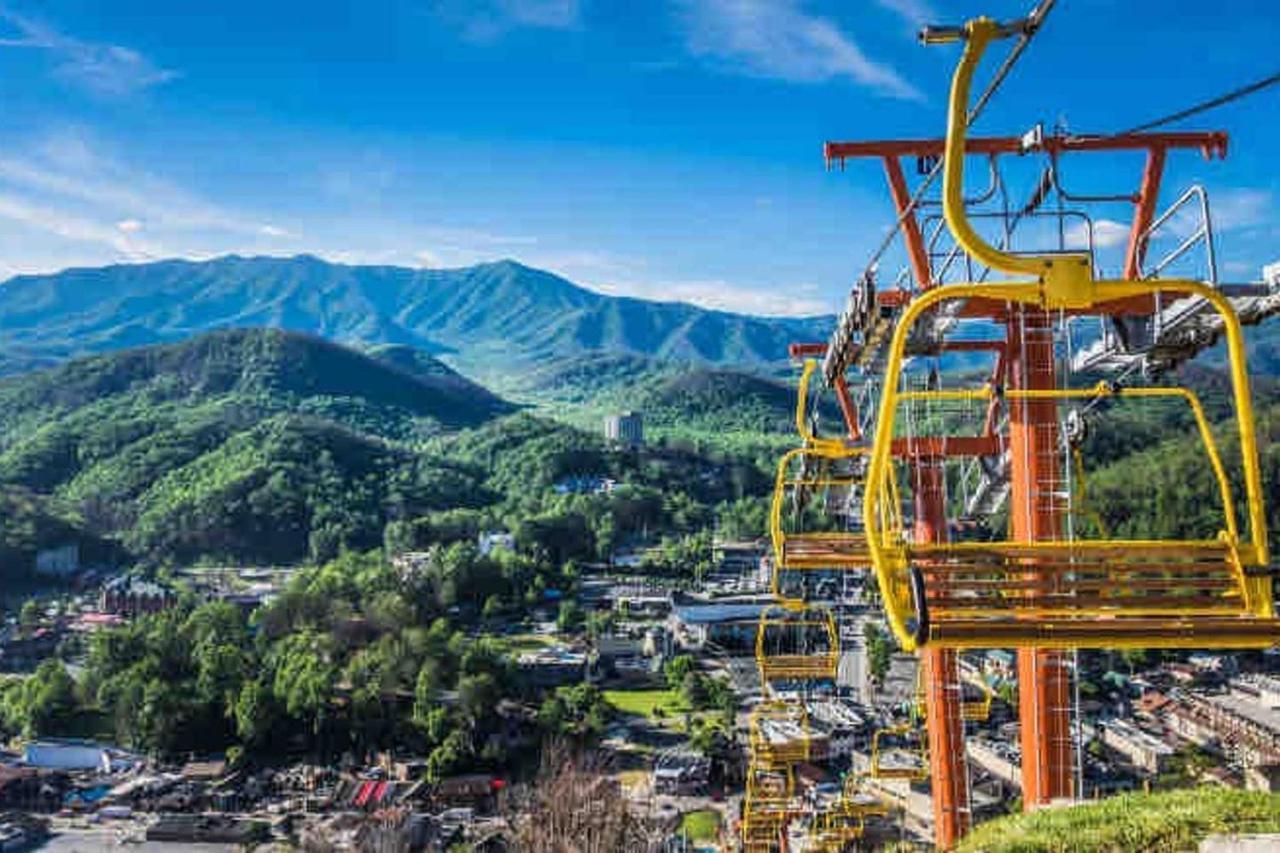 Sky High Views!!-Peak Mountaintop-Outdoor Pool-Close To Downtown-Private Balcony-Wifi-Cable Gatlinburg Kültér fotó
