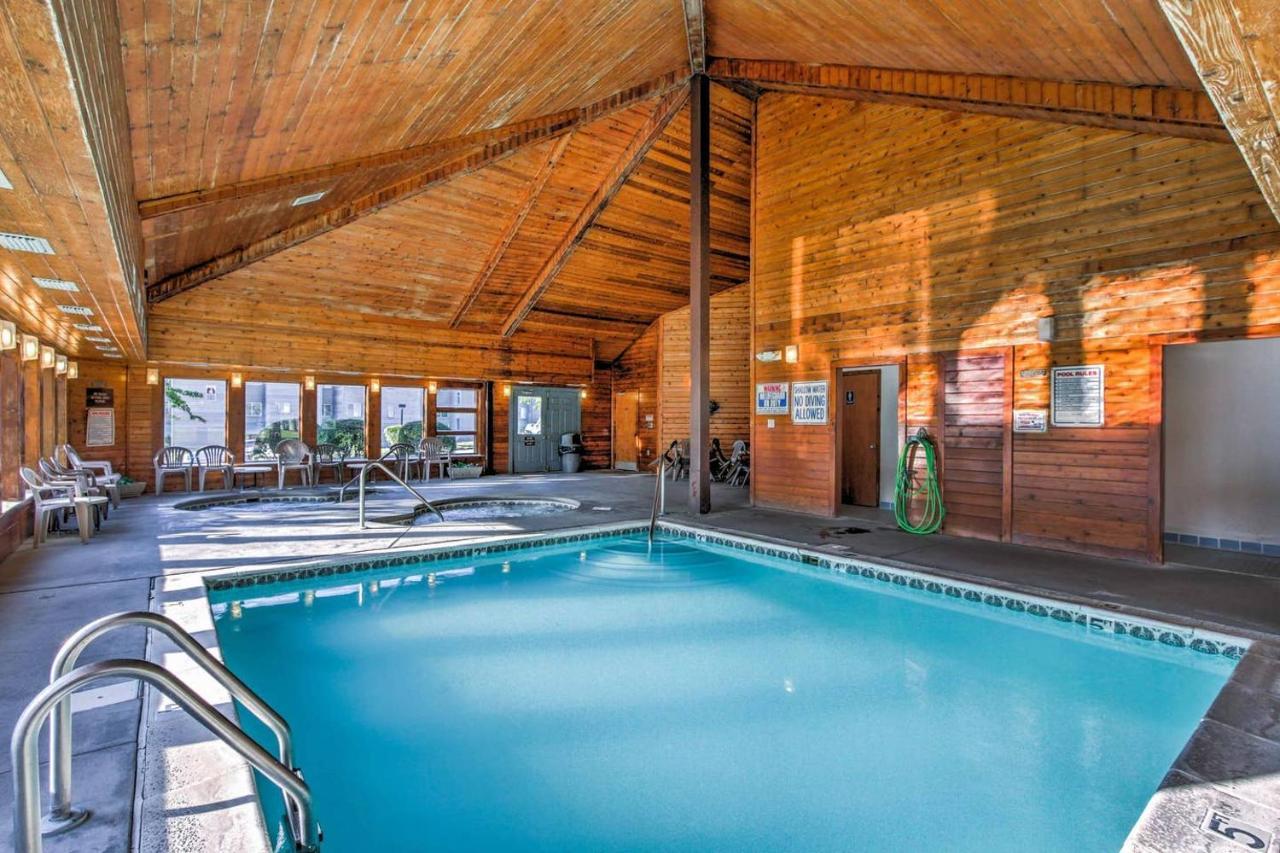 Sky High Views!!-Peak Mountaintop-Outdoor Pool-Close To Downtown-Private Balcony-Wifi-Cable Gatlinburg Kültér fotó