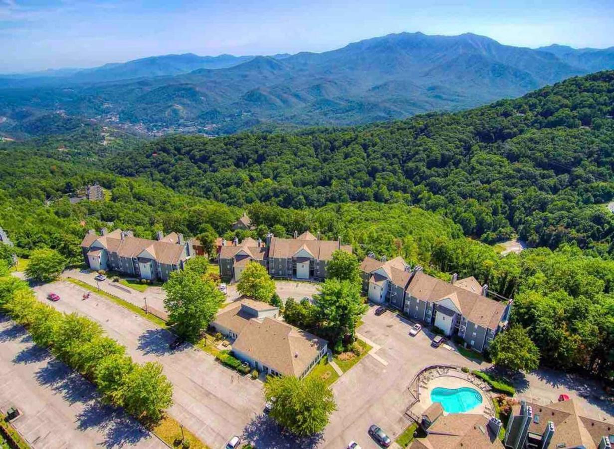 Sky High Views!!-Peak Mountaintop-Outdoor Pool-Close To Downtown-Private Balcony-Wifi-Cable Gatlinburg Kültér fotó