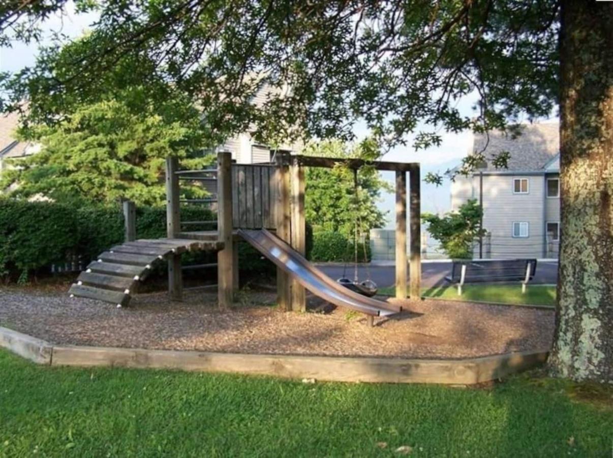 Sky High Views!!-Peak Mountaintop-Outdoor Pool-Close To Downtown-Private Balcony-Wifi-Cable Gatlinburg Kültér fotó