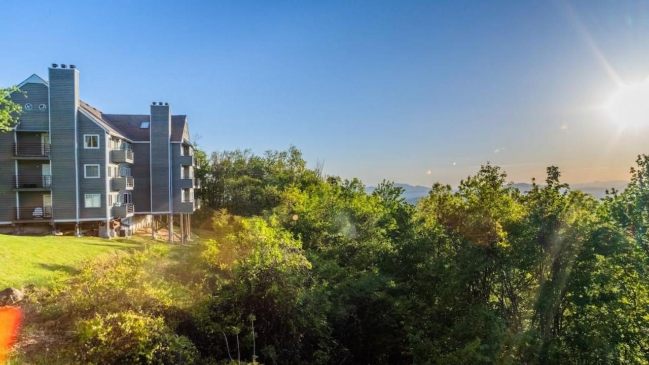 Sky High Views!!-Peak Mountaintop-Outdoor Pool-Close To Downtown-Private Balcony-Wifi-Cable Gatlinburg Kültér fotó