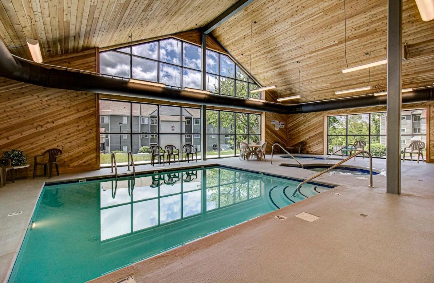 Sky High Views!!-Peak Mountaintop-Outdoor Pool-Close To Downtown-Private Balcony-Wifi-Cable Gatlinburg Kültér fotó
