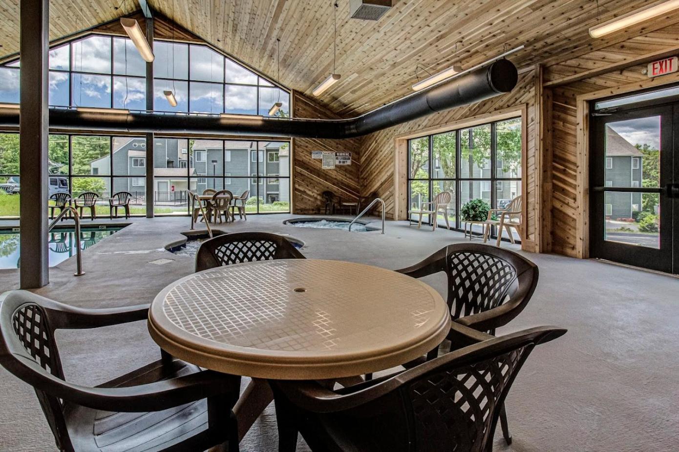 Sky High Views!!-Peak Mountaintop-Outdoor Pool-Close To Downtown-Private Balcony-Wifi-Cable Gatlinburg Kültér fotó